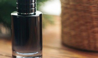 Erkekler İçin Odunsu Parfüm Önerileri  Maskülen Şıklığın Anahtarı